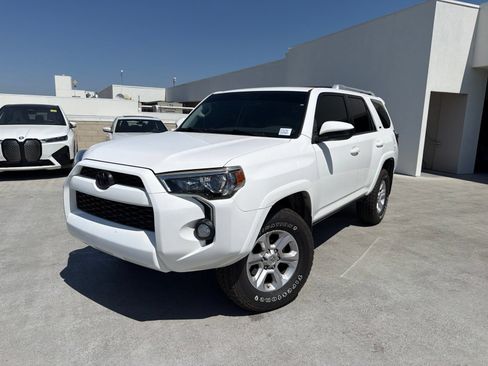 Used 2018 Toyota 4Runner SR5 w/ Convenience Package RWD image 3