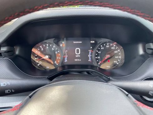 Used 2025 Jeep Compass Trailhawk AWD/4WD image 16