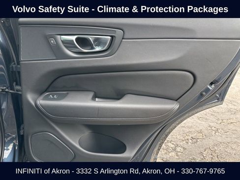 Used 2021 Volvo XC60 T5 Momentum w/ Premium Package image 29