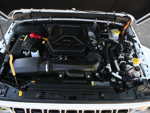 Used 2025 Jeep Wrangler Sahara w/ Safety Group image 24