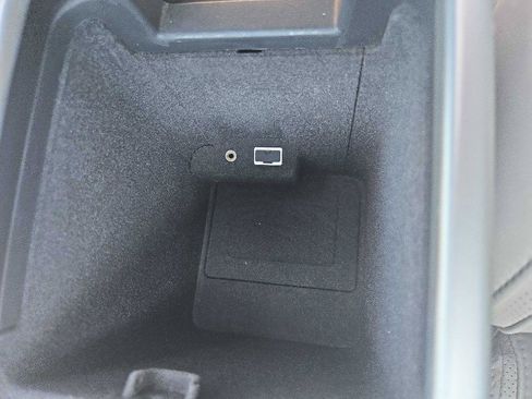 Used 2012 Volvo C70 T5 w/ Climate Pkg FWD image 17
