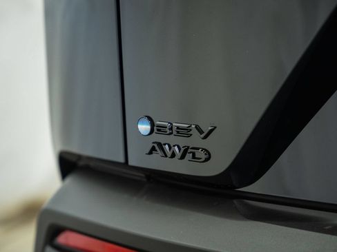 New 2026 Toyota C-HR AWD/4WD image 7