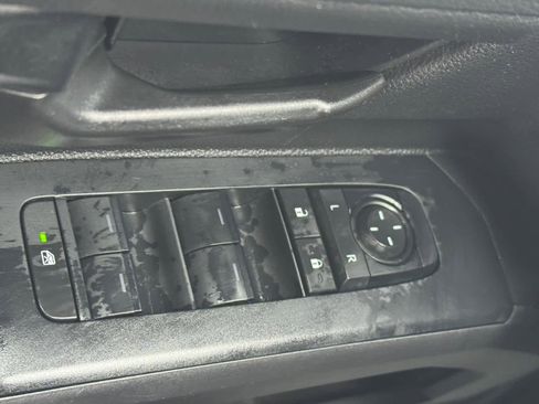 Used 2024 Toyota Tacoma SR image 14