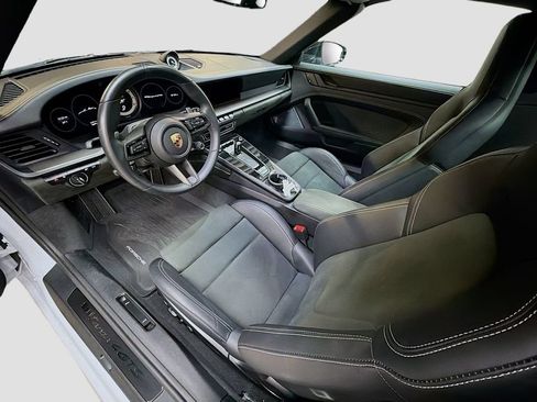 Certified 2024 Porsche 911 Targa 4 GTS AWD/4WD image 5