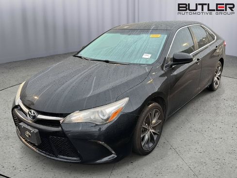 Used 2016 Toyota Camry XSE FWD image 1