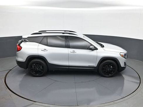 Used 2021 GMC Terrain SLE w/ Driver Convenience Package FWD image 16