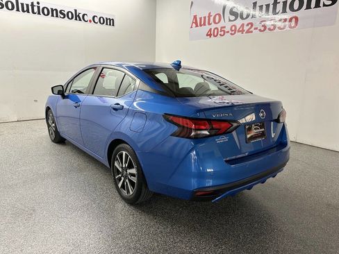 Used 2021 Nissan Versa SV image 5