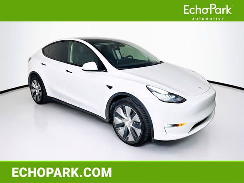 Used 2022 Tesla Model Y Long Range image 1