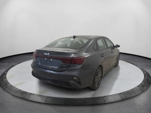 Used 2023 Kia Forte GT-Line w/ GT-Line Technology Package FWD image 5