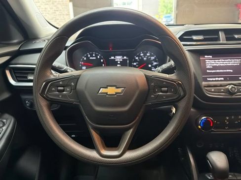 Used 2021 Chevrolet TrailBlazer LS FWD image 18