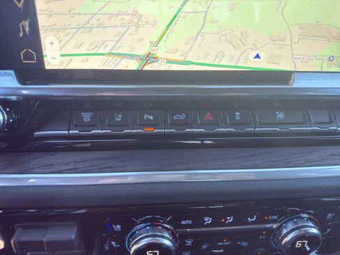 New 2026 GMC Sierra 2500 SLT w/ SLT Convenience Package image 13