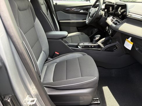 New 2026 Chevrolet TrailBlazer LT w/ Convenience Package AWD/4WD image 13