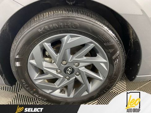 Used 2024 Hyundai Elantra SEL FWD image 25