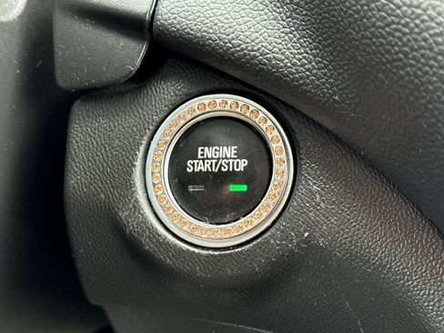 Used 2021 Chevrolet Equinox LT FWD image 23