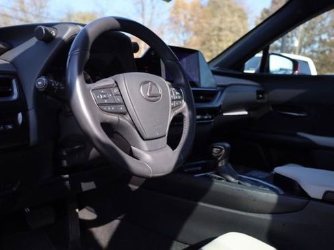 Used 2024 Lexus UX 250h F Sport image 15