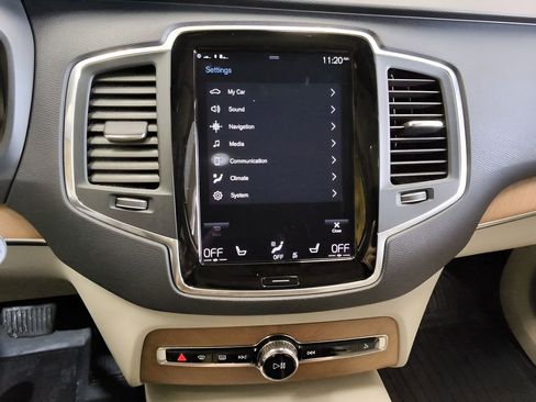 Used 2021 Volvo XC90 T6 Momentum w/ Climate Package AWD/4WD image 25