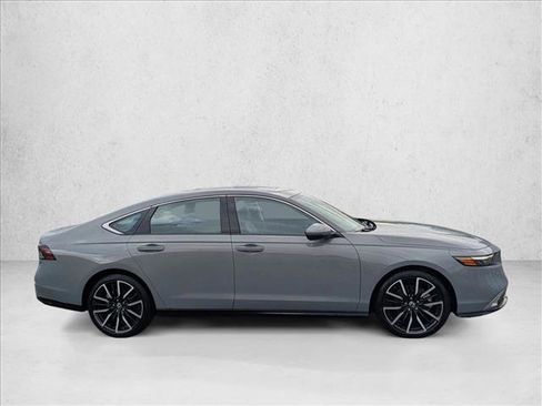 Used 2025 Honda Accord Touring image 4
