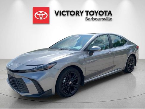 Used 2025 Toyota Camry SE w/ Convenience Package AWD/4WD image 1