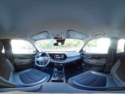 Used 2025 Chevrolet TrailBlazer LT image 38