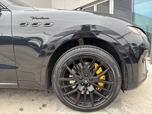 Certified 2022 Maserati Levante Modena image 11