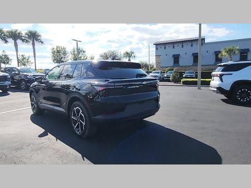 New 2026 Chevrolet Equinox EV LT image 19