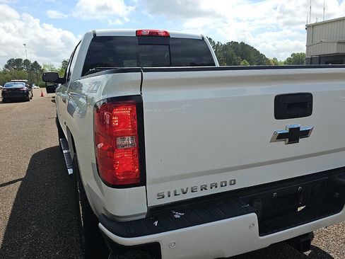 Used 2018 Chevrolet Silverado 1500 LT w/ All Star Edition image 6