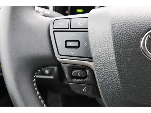 Used 2025 Toyota Camry SE w/ Multimedia Upgrade Package FWD image 15