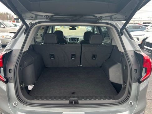 Certified 2023 GMC Terrain SLE w/ Driver Convenience Package AWD/4WD image 11