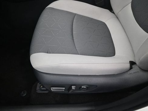 Used 2024 Toyota RAV4 XLE FWD image 11
