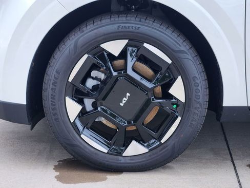 New 2026 Kia Carnival EX FWD image 8