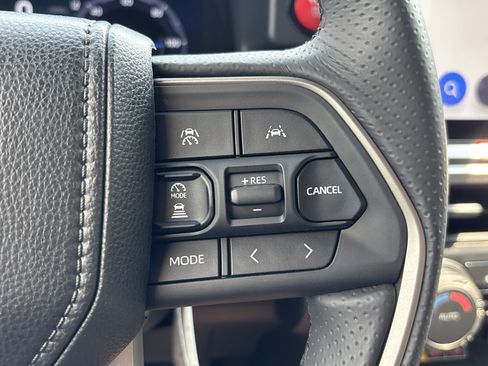 Used 2026 Toyota 4Runner TRD Off-Road Premium AWD/4WD image 19