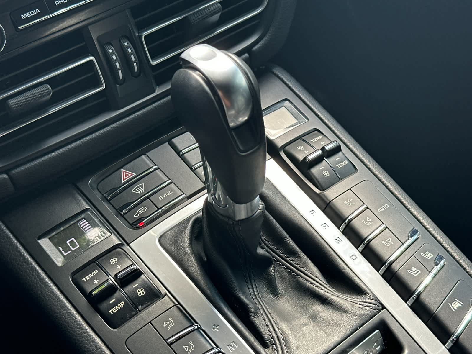 Certified 2021 Porsche Macan S AWD/4WD image 25