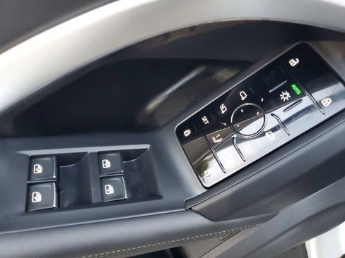 Used 2025 Audi Q5 Premium w/ Convenience Package image 21