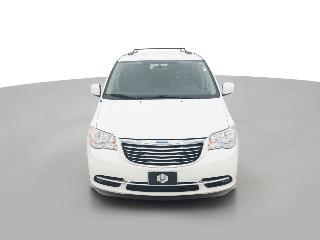 Used 2013 Chrysler Town & Country Touring FWD image 2