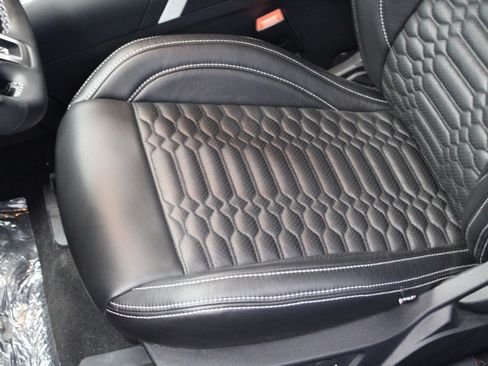 Used 2020 Ford Mustang Shelby GT500 w/ Technology Package image 34