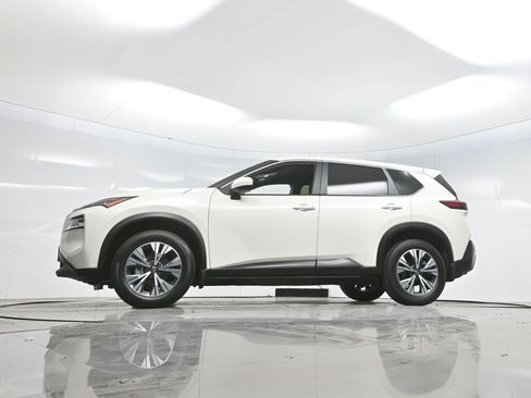 Used 2023 Nissan Rogue SV image 7