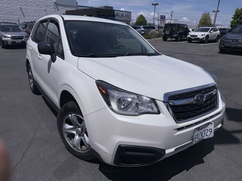 Used 2018 Subaru Forester 2.5i AWD/4WD image 7