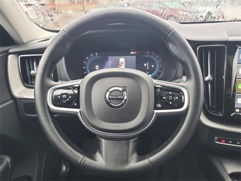 Used 2025 Volvo XC60 B5 Plus image 31