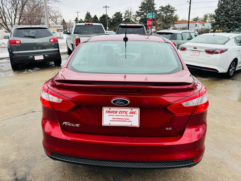 Used 2014 Ford Focus SE w/ Equipment Group 201A image 4