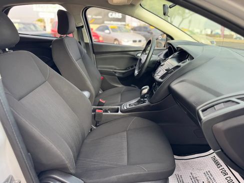 Used 2018 Ford Focus SE FWD image 31