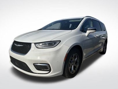 Used 2022 Chrysler Pacifica Limited