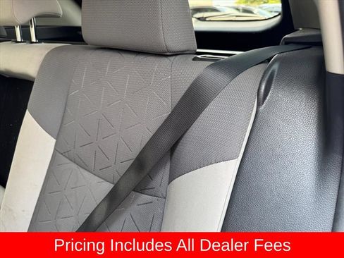 Used 2021 Toyota RAV4 XLE AWD/4WD image 6