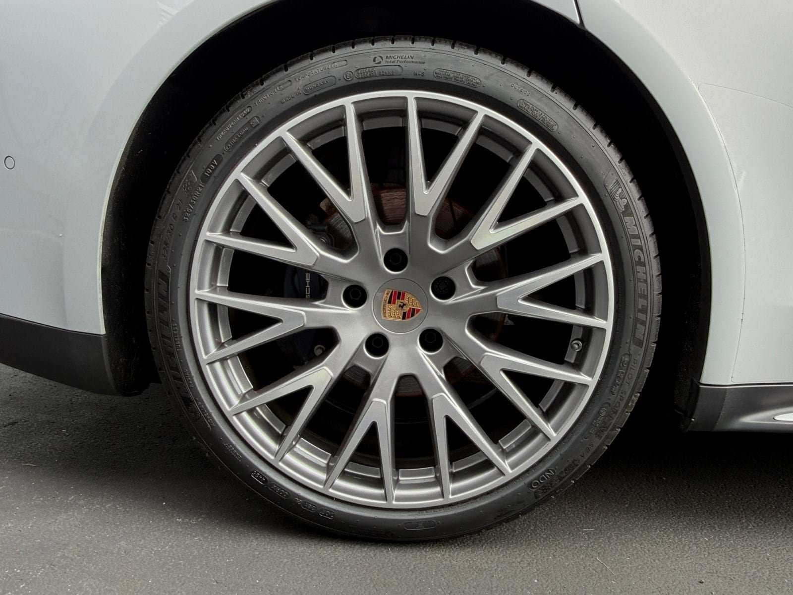 Certified 2025 Porsche Panamera 4 AWD/4WD image 9