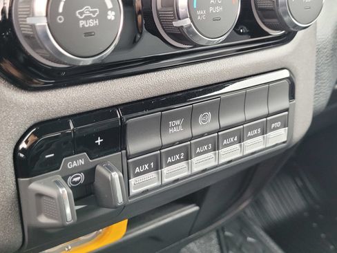 New 2026 RAM 5500 Tradesman w/ Chrome Appearance Group AWD/4WD image 13