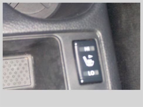 Used 2019 Nissan Rogue SV w/ Premium Package image 31