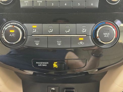 Used 2016 Nissan Rogue S FWD image 41