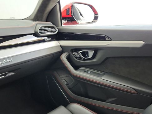Used 2022 Lamborghini Urus AWD/4WD image 21
