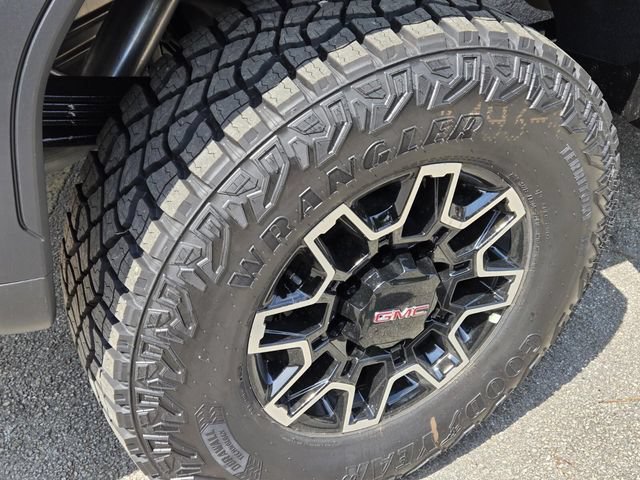 New 2026 GMC Sierra 2500 AT4X w/ LPO, Black Badging Package AWD/4WD image 7