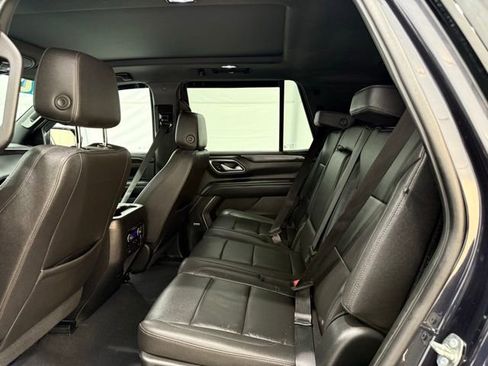 Used 2022 Chevrolet Tahoe Z71 w/ Luxury Package image 16