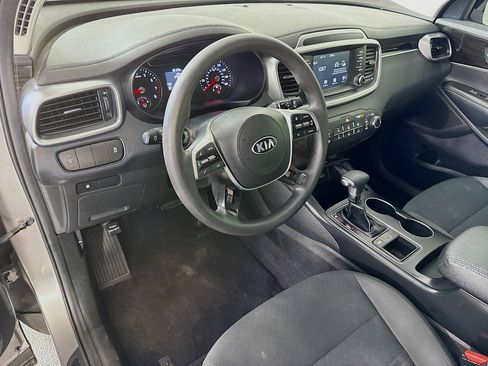 Used 2019 Kia Sorento L image 22